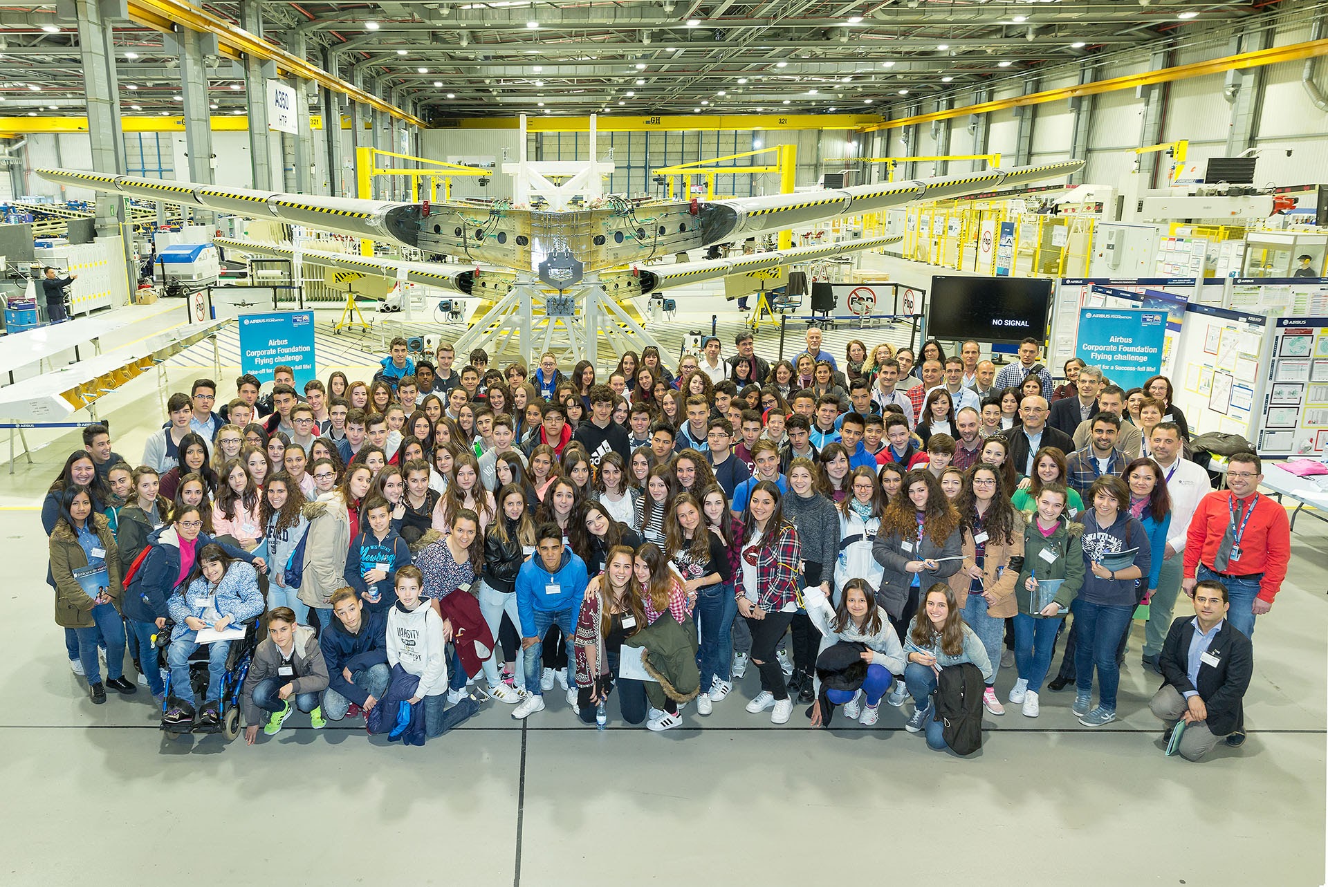 Getafe Joven estuvo presente en la Feria de Carreras de Airbus en Getafe.