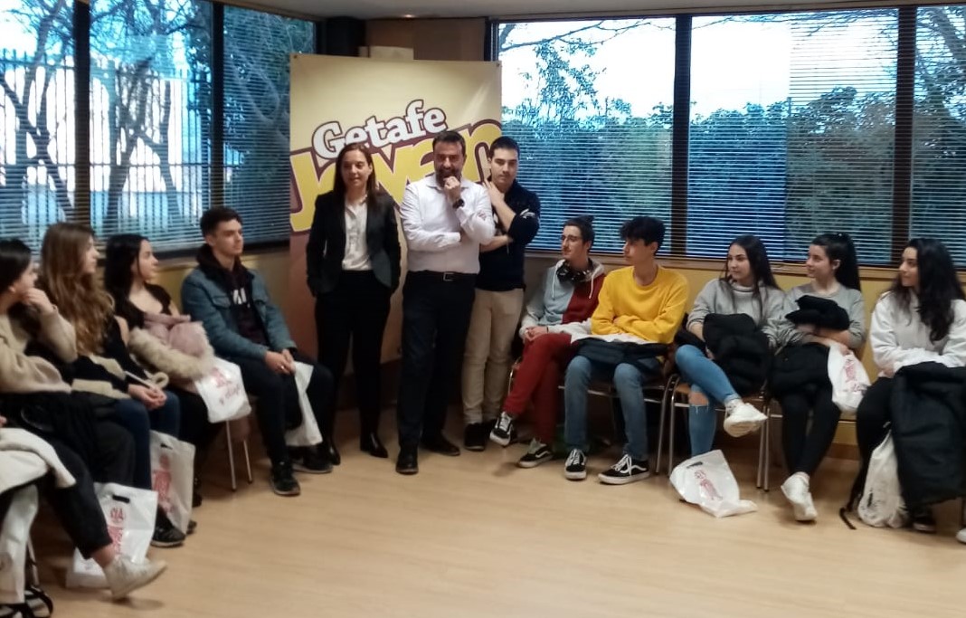 30 estudiantes de los centros educativos del municipio se suman al programa EnRédate con Getafe