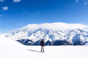 panorama-esqui-invierno-alpes_268835-1039